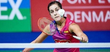 Carolina Marín sufre para derrotar a Gilmour y acceder a cuartos en Francia