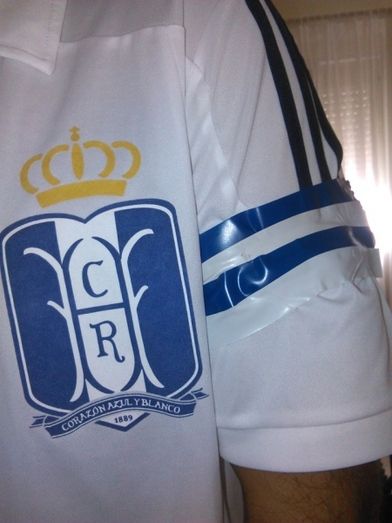 El runrún: Crespones albiazules