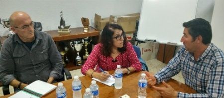 Podemos se reúne con los regantes del Condado para buscar soluciones