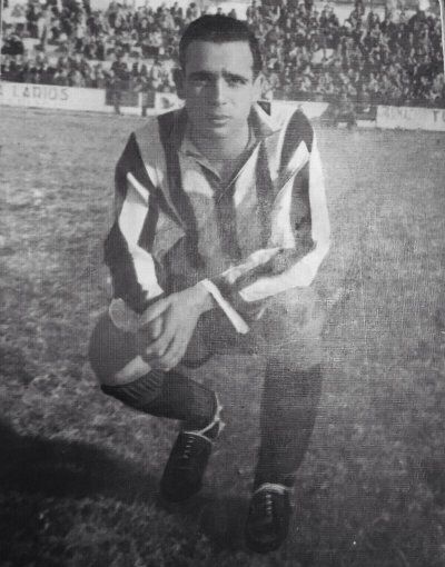 Luto en el Decano por el fallecimiento del ex futbolista Guillermo Navarro