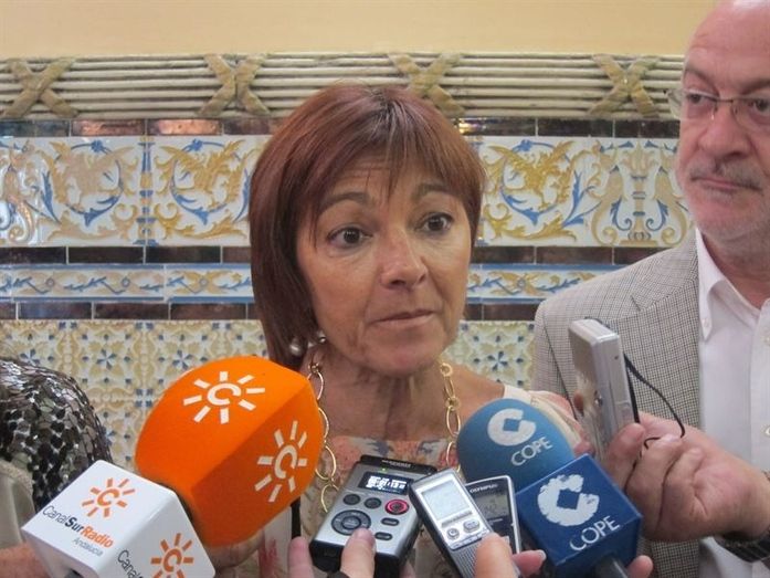 La Junta asegura que 'cumple la ley' con la apertura del centro de menores y defiende su adjudicación