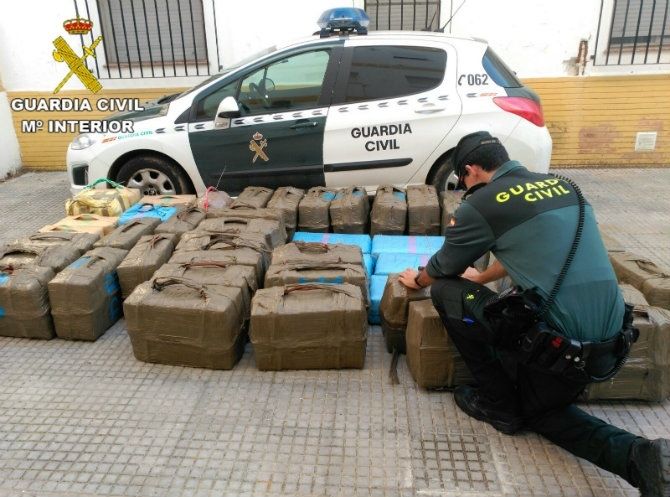 Interceptada una embarcación en Isla Cristina con 1.800 kilos de hachís