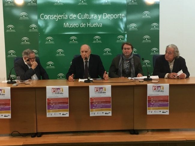 Una mesa redonda y una exposición fotográfica recuerdan en Huelva la figura de Luis Buñuel