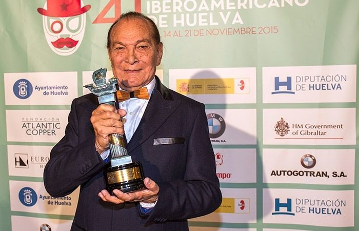 El nonagenario José Torres recibe el Ciudad de Huelva 'conmovido y emocionado'