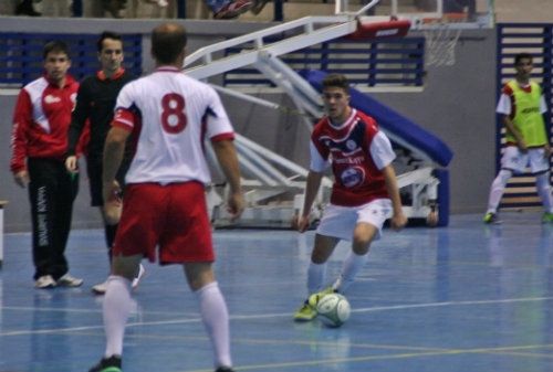 La Palma se lleva el derbi y continúa líder