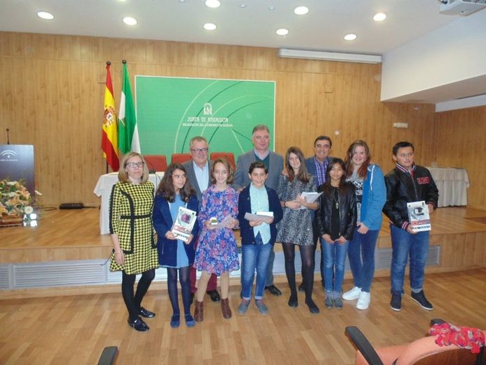 La joven onubense Lya Ruz, de Corteconcepción, se alza con el primer premio del certamen andaluz ‘Solidaridad en Letras’