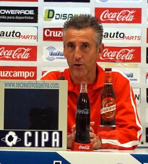 Ceballos tendrá que recurrir al filial en defensa para recibir al Murcia pero recupera a Arthuro