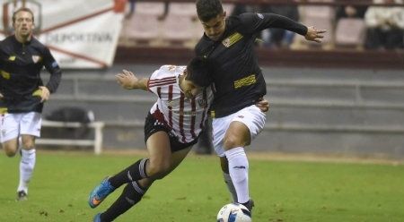 Doblete de Aitor García con el Mérida y debut de Curro Sánchez con el Sevilla