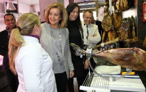 Fátima Báñez afirma que “cuando la incertidumbre entra por la puerta el empleo sale por la ventana”