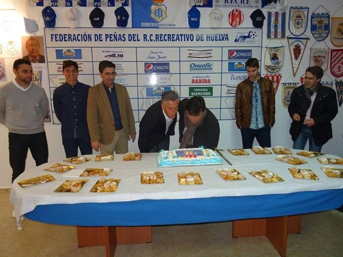 Alejandro Ceballos y Gabriel Cruz soplaron las 126 velas del cumpleaños albiazul en la Federación de Peñas