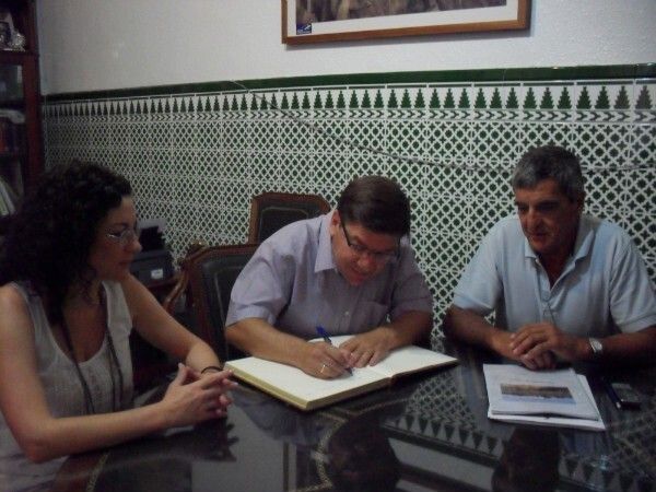 El delegado de Agricultura visita las cooperativas de Paterna del Campo