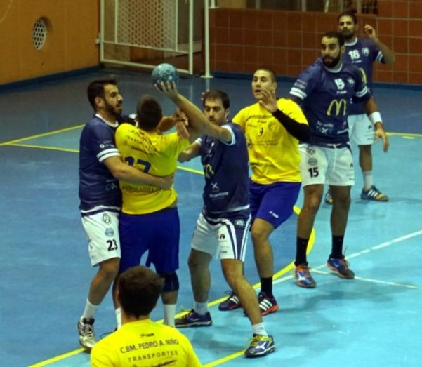 El PAN Moguer inicia ante Almería una serie de tres partidos consecutivos en casa