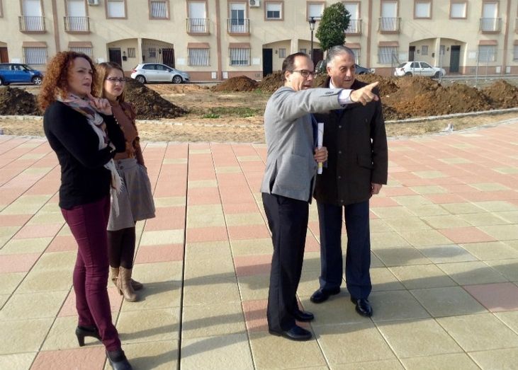 El Gobierno invierte 183.000€ en la contratación de 130 desempleados de Hinojos para las obras del Profea
