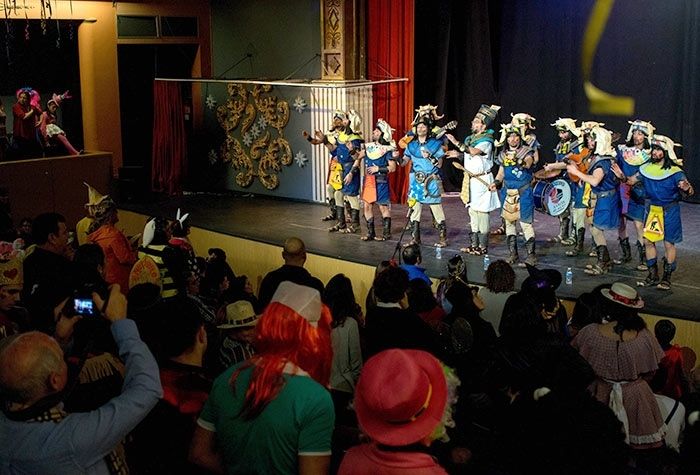 Buena acogida a las agrupaciones gaditanas en el Teatro Cardenio de Ayamonte