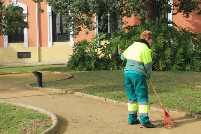El Ayuntamiento contratará a mediados de año 400 desempleados a través de los programas Emple@ Joven y Empleo 30+