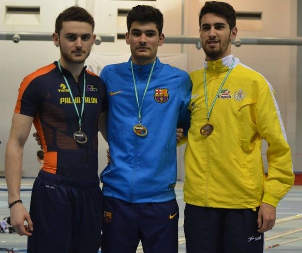 Saltos de oro de Héctor Santos, Raúl Camacho y Belén Fernández en el Andaluz Sub 23