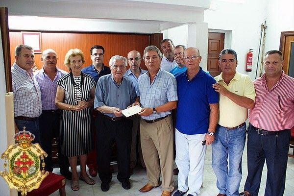 La Esperanza otorga su medalla de Oro al reverendo Antonio María Pulido Beltrán