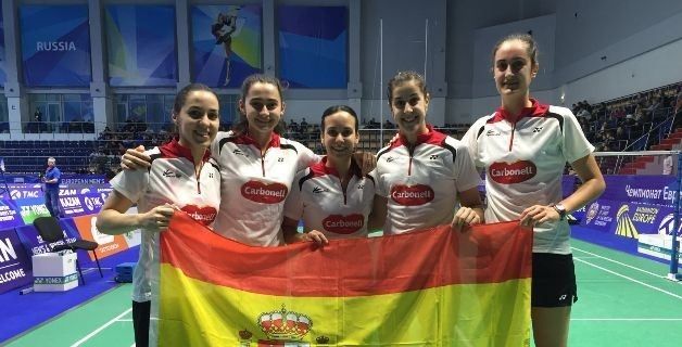 Carolina Marín y Haideé Ojeda hacen historia con España al asegurar la medalla europea