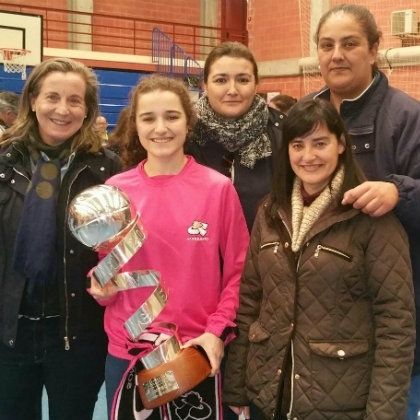 Homenaje del Adeba a Andrea Alcántara
