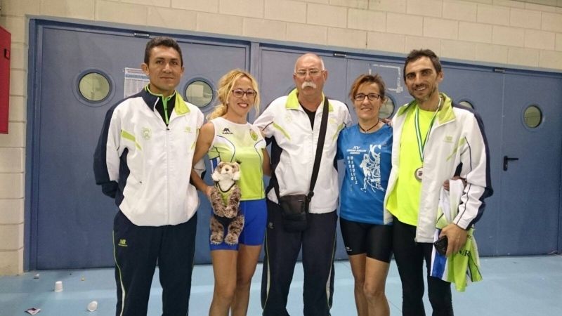 Lluvia de metales de los veteranos onubenses en el Andaluz bajo techo