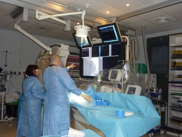 El Complejo Hospitalario de Huelva alcanza los 12.000 cateterismos terapéuticos en pacientes cardiacos