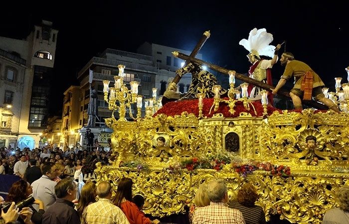 Lunes Santo, cuando los barrios toman La Placeta