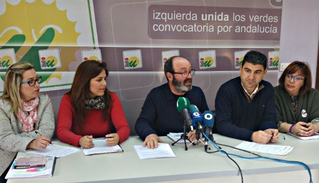 IU apoya muestra su apoyo a los monitores de educación especial y pide a la Junta que tome medidas