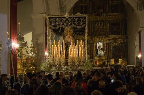 La lluvia obliga a regresar al templo al Cristo del Amor y a la Virgen de la Salud en Ayamonte