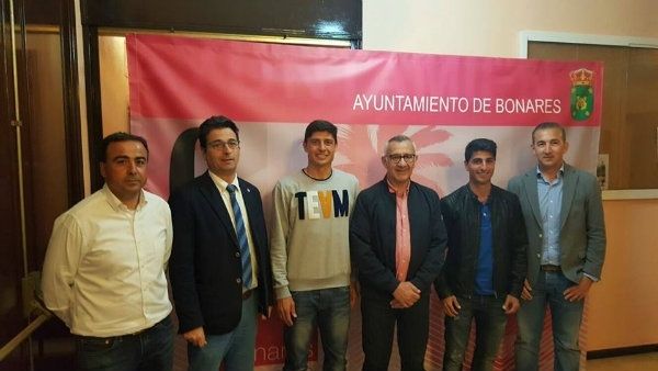 Jesús Vázquez y Marcos Chena acercan el recreativismo a Bonares
