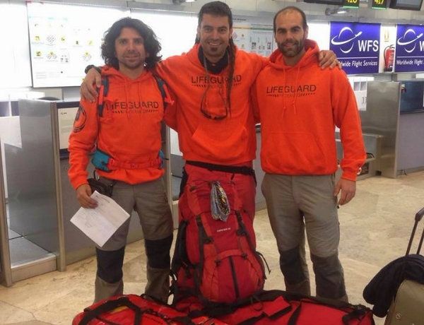 Cuatro bomberos onubenses se encuentran en Lesbos para ofrecer ayudar humanitaria a los refugiados sirios