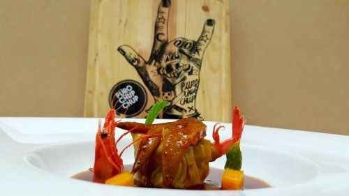 Shu Mai de gambas al ajillo y crestas de gallo lacadas