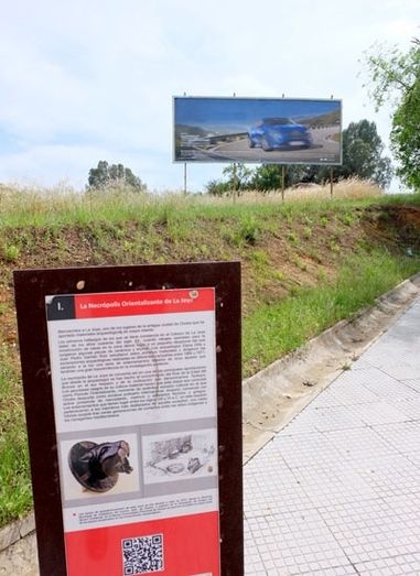 El Ayuntamiento restringirá la colocación de vallas publicitarias en cabezos y zonas arqueológicas