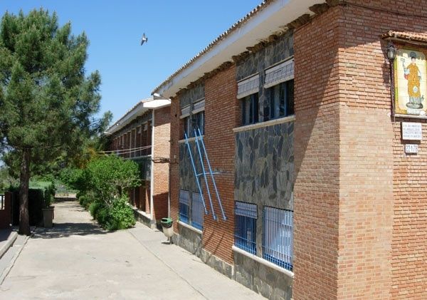 El Defensor del Pueblo archiva la queja de un grupo de padres de un colegio de Zalamea que pedían eliminar la red wifi