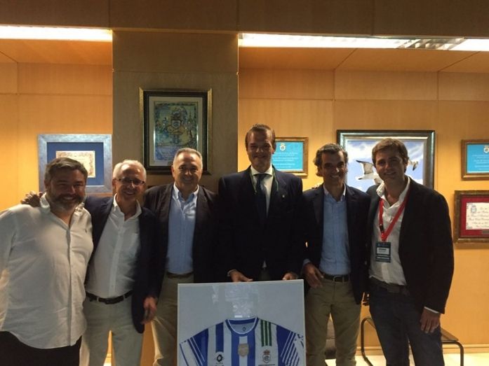 Camiseta de agradecimiento al Betis y mensaje de Joaquín al Recre