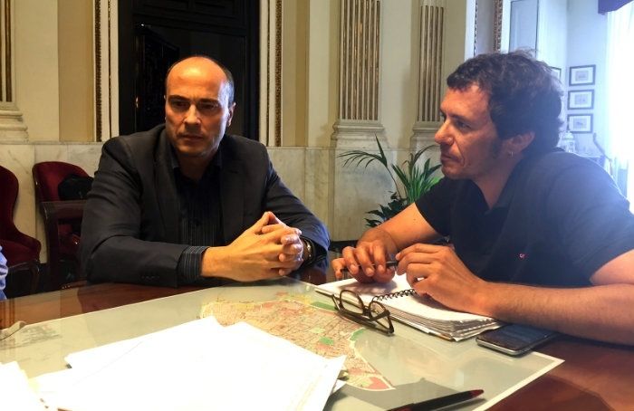 Mesa de la Ría se reúne con el alcalde de Cádiz para impulsar la conexión marítima con Huelva