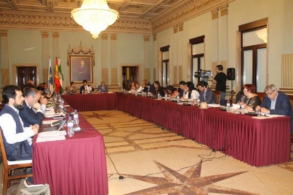 El Ayuntamiento indemnizará a los vecinos de Santa Lucía y potenciará el Mercado del Carmen, cuyos puestos vacíos sacará a concurso