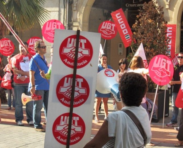 UGT y CCOO protestan contra las políticas “insolidarias y antisociales” del Gobierno contra la crisis