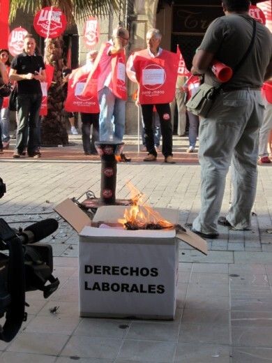 UGT y CCOO protestan contra las políticas “insolidarias y antisociales” del Gobierno contra la crisis