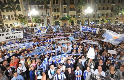 Trust, peñas y Ayuntamiento buscan fecha para una nueva movilización masiva por las calles como la del 22 de octubre