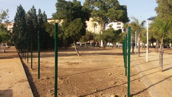 Dueños de perros se manifestarán en Huelva para pedir parques caninos dignos y el fin de la persecución policial