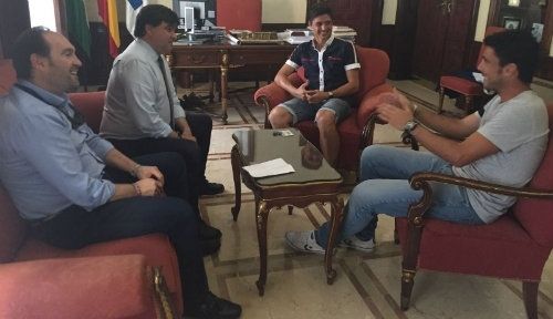 La campaña de salvación recauda 14.920 euros más y el alcalde vuelve a reunirse con los capitanes de la plantilla