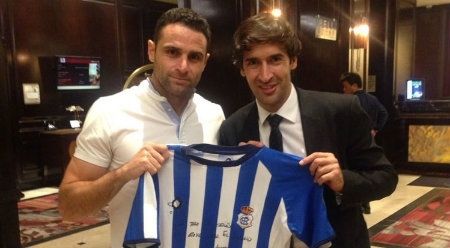 A la venta pulseras de apoyo al Recre y se sorteará una camiseta de Núñez firmada por Raúl González