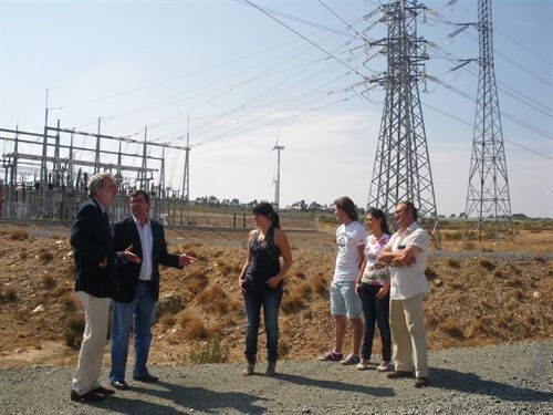 Manuel Bago repasa con el alcalde de Puebla de Guzmán las obras energéticas y del 'Plan E'