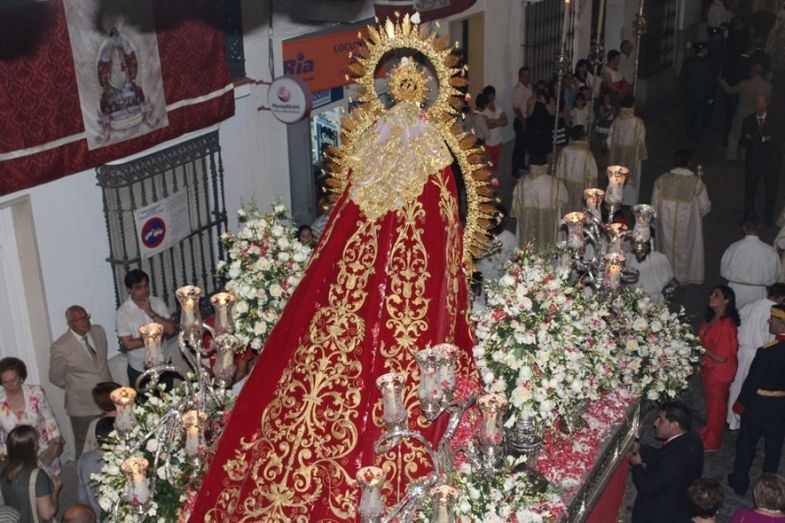 Moguer se echó a la calle para disfrutar de una salida extraordinaria para el recuerdo