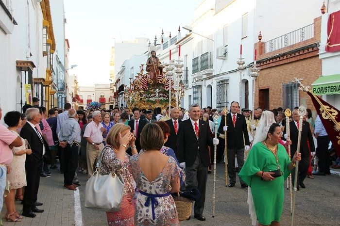La procesión de San Juan Bautista cierra una de las fiestas patronales más concurridas de los últimos años