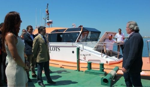 La Corporación de Prácticos y Ría de Huelva presenta una nueva embarcación más moderna y segura
