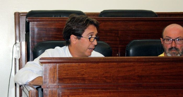 El Pleno de Diputación se solidariza con los refugiados y debate sobre infraestructuras y mosquitos