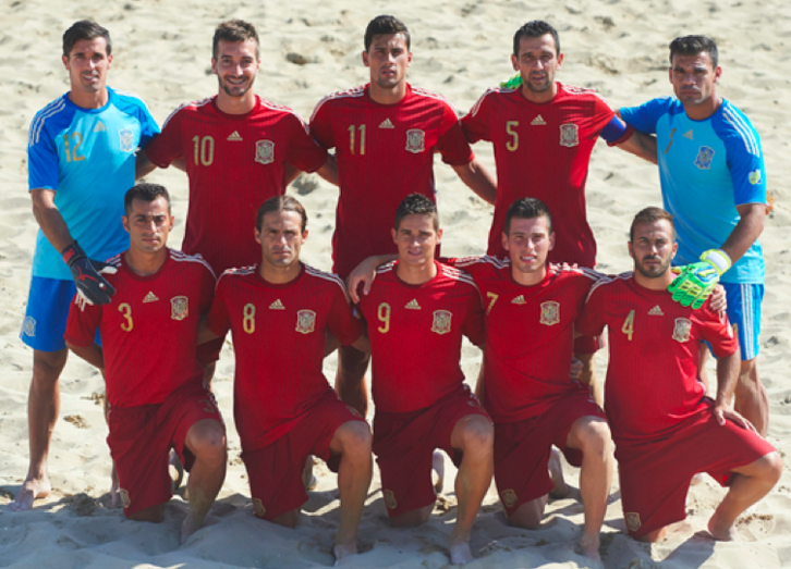 España golea con Guisado a Rumanía (2-7)