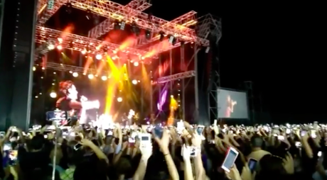 Manuel Carrasco 'le baila el viento' a Huelva con un concierto muy especial ante miles de personas
