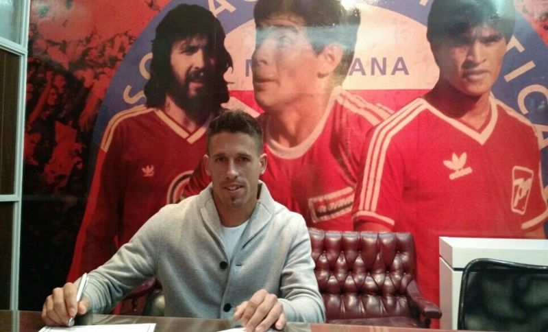 Álvaro Moreno cedido al Murcia y Javier Cabrera ficha por Argentinos Juniors